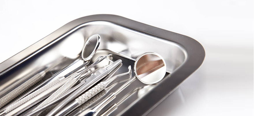 牙科手具嚴格一人一機一套,口鏡、鑷子、探針等全部封裝消毒滅菌,安心治療避免交叉感染。